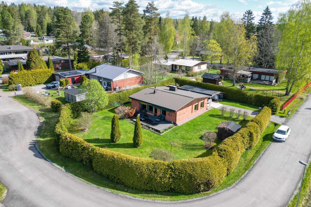 4h, k, s, kph, wc, vh, 111.0 m² — Latvakuja 3, Lankila Vihti