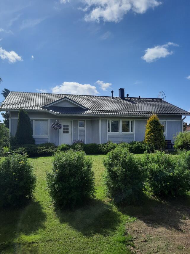 5 h, k, khh, ph, s + 2xwc + ak + var, 133.0 m² — Niittykuja 3, Liuhtari Lapua