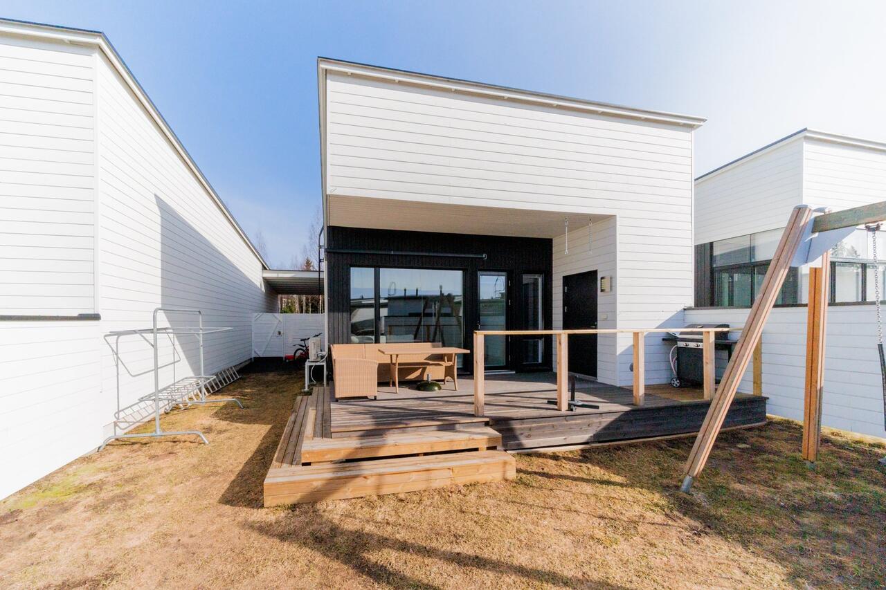 3h + k + khh + ph + 2*wc + vh ( + terassi + 2*var + autokatos + ap), 74.0 m² — Linnavallintie 23 A, Linnakangas Kempele