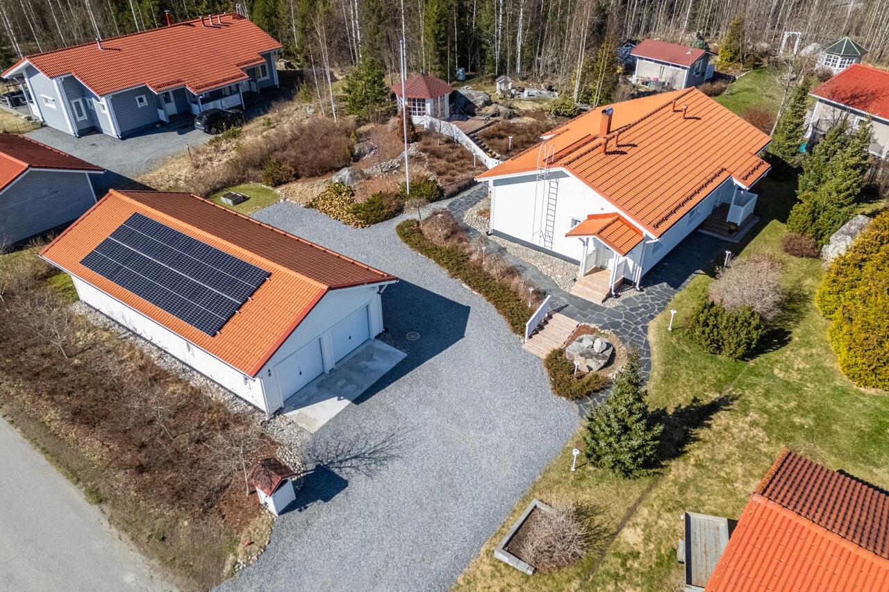 4h, k, khh, kph, s, wc, vh, autotallirakennus, 100.0 m² — Otsontie 8, Yli-Nissi Valkeakoski