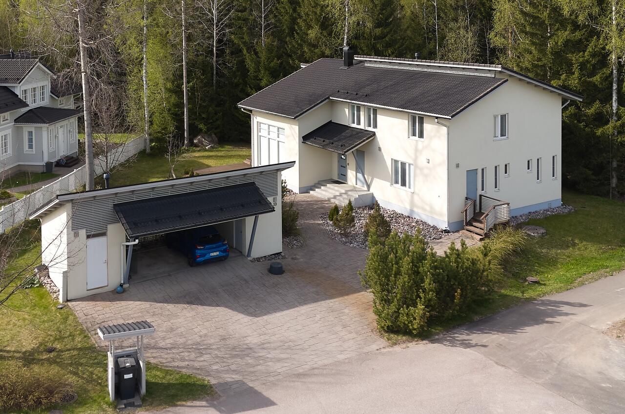 7h, k, 3 wc, khh, kph, s, parveke, 2 auton katos, varasto, 212.0 m² — Lemminkäisentie 10, Nummela Vihti