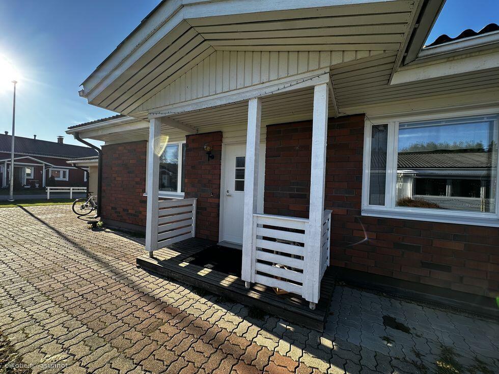 3h + k + vh + kph + s + var + ak, 85.0 m² — Päiväläntie 12, Koskipuhto Ylivieska