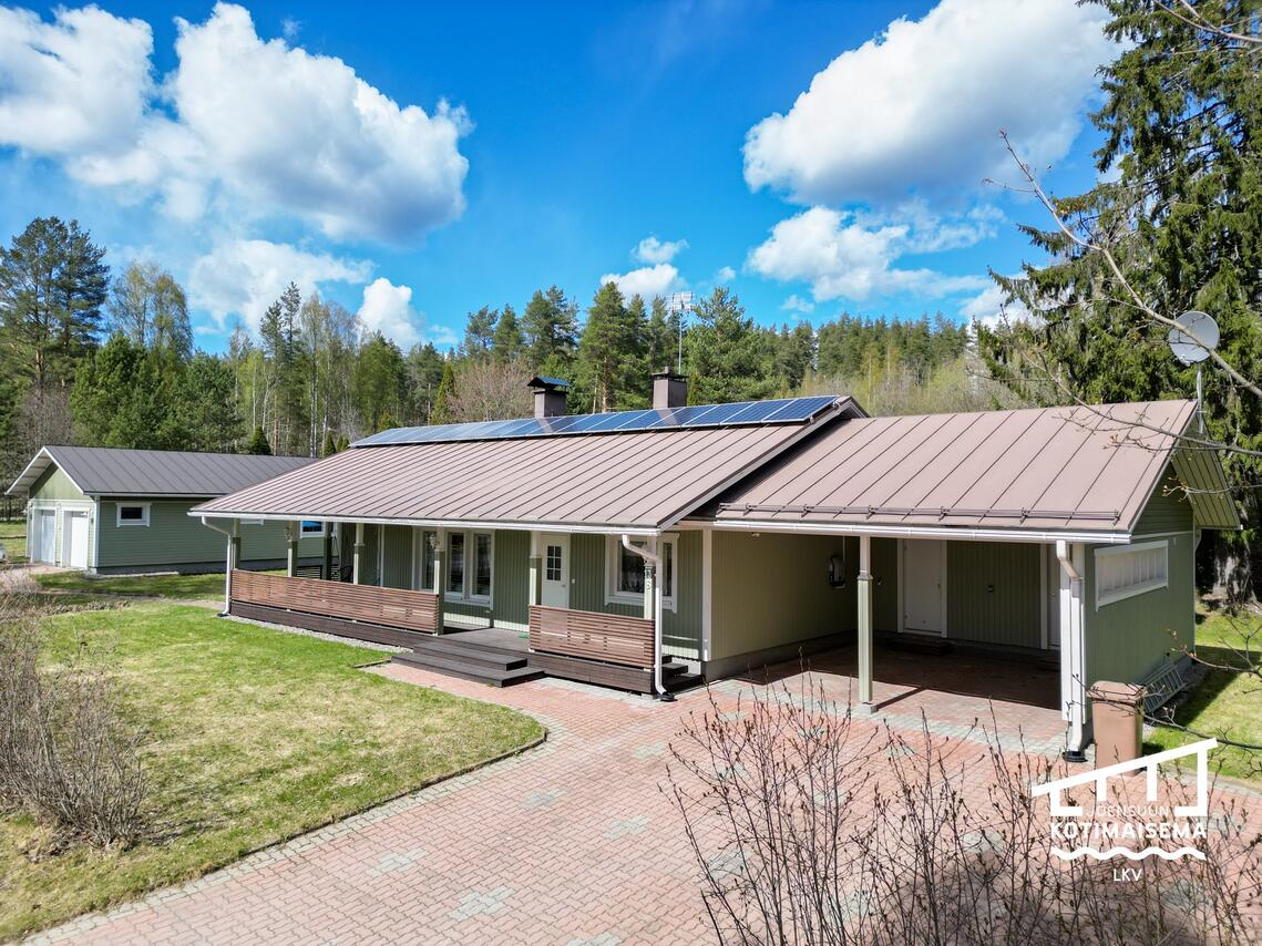 4h + k + khh + kph + s + wc + vh, 97.0 m² — Valimontie 13b, Lehmo Kontiolahti