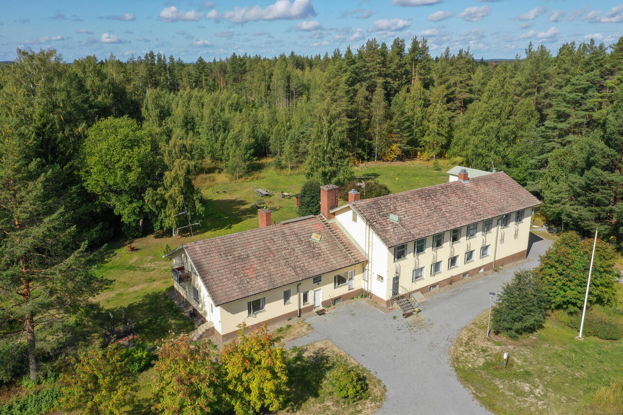 23 huonetta + keittiötilat + sauna / pesuhuone + wc:t + muut tilat, 455.0 m² — Tutjuntie 179, Tutju Liperi