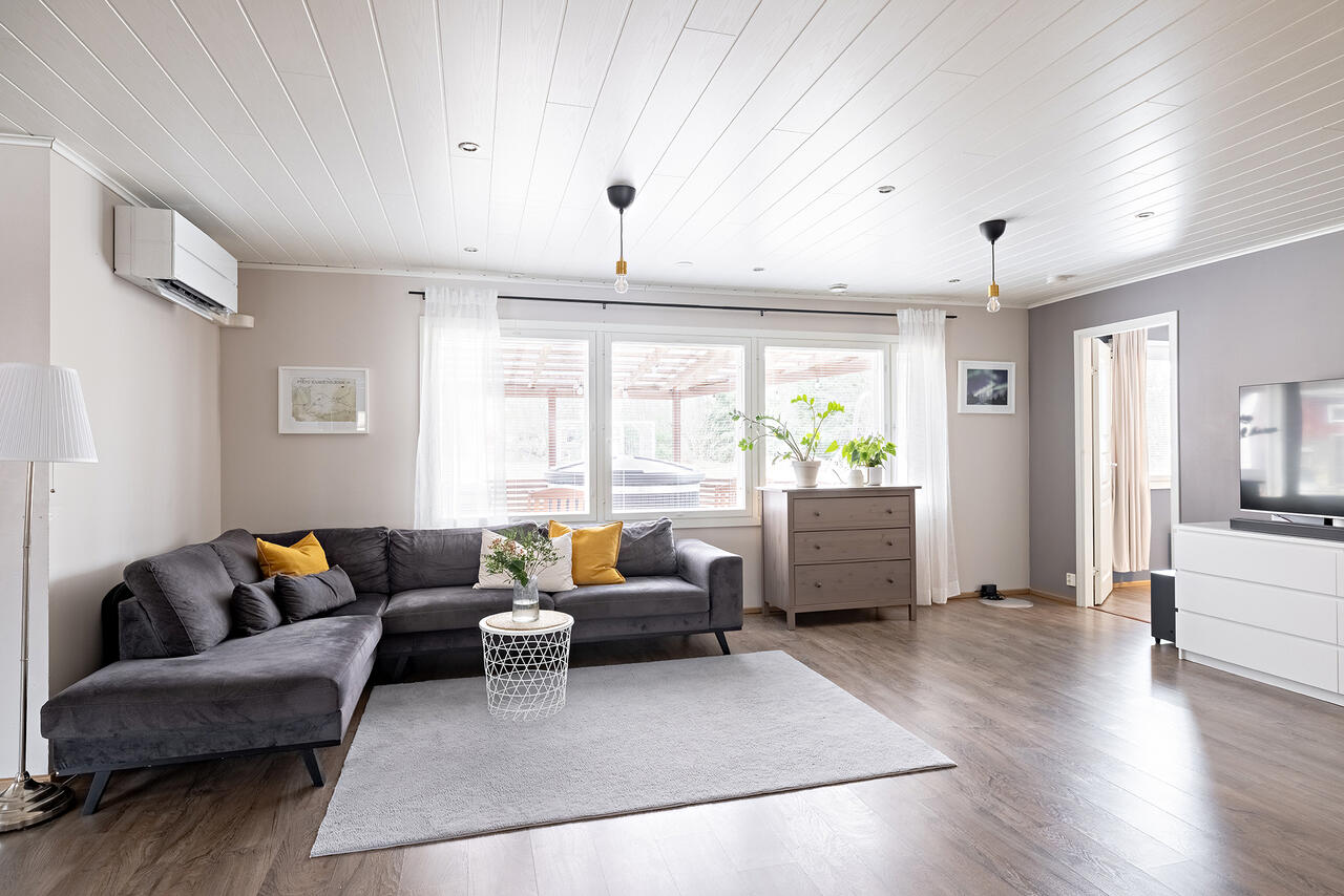 4h, k, khh, kph / s, 2*wc, vh, ter, at, var, 115.0 m² — Mustantie 4, Haukipudas Oulu