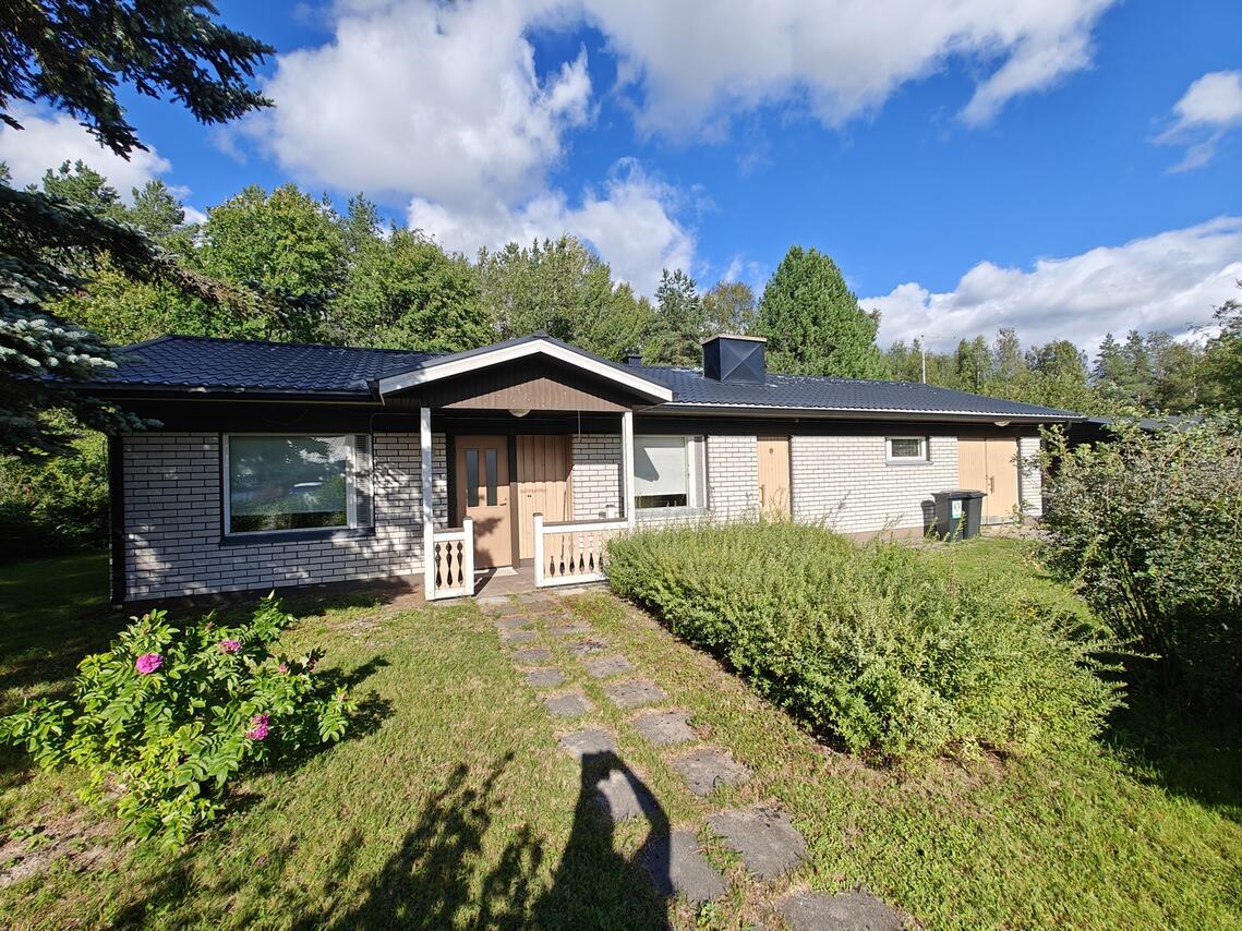 5h + k + kph + s + ws + varasto + at, 117.0 m² — Kytömäentie 6, Alahärmä Kauhava