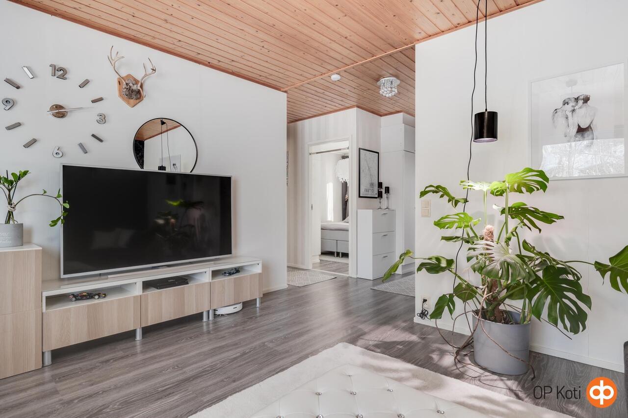 3h, k, s, ph, 76.4 m² — Kuusitie 3 B, Ylivieska