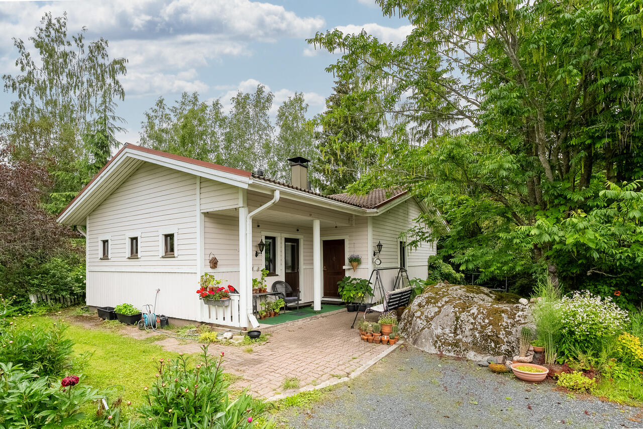 Hakalantie 24, Sajaniemi, Loppi