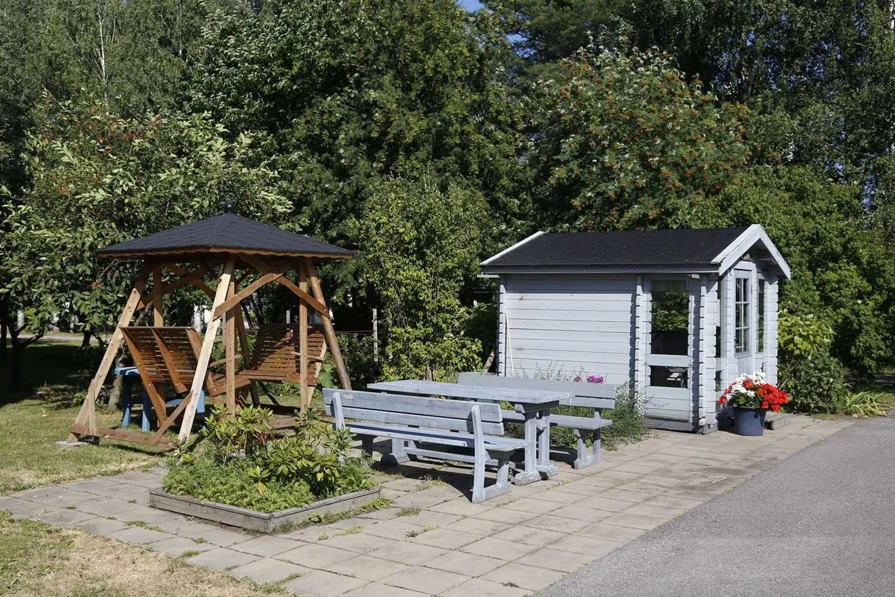 Hyökkäläntie 3 5