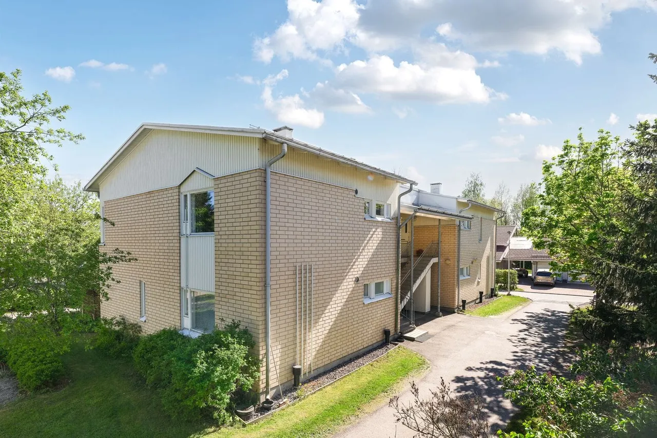 Kaukonkuja 2 4