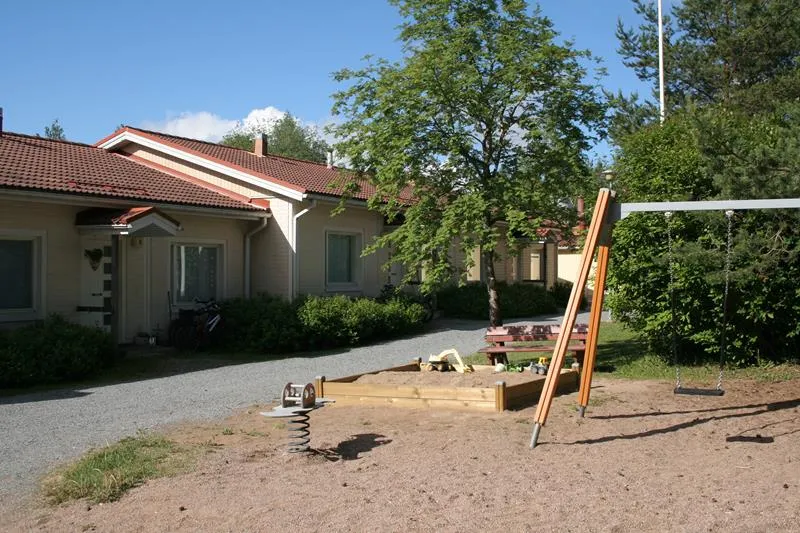Keltavuokontie 4 4