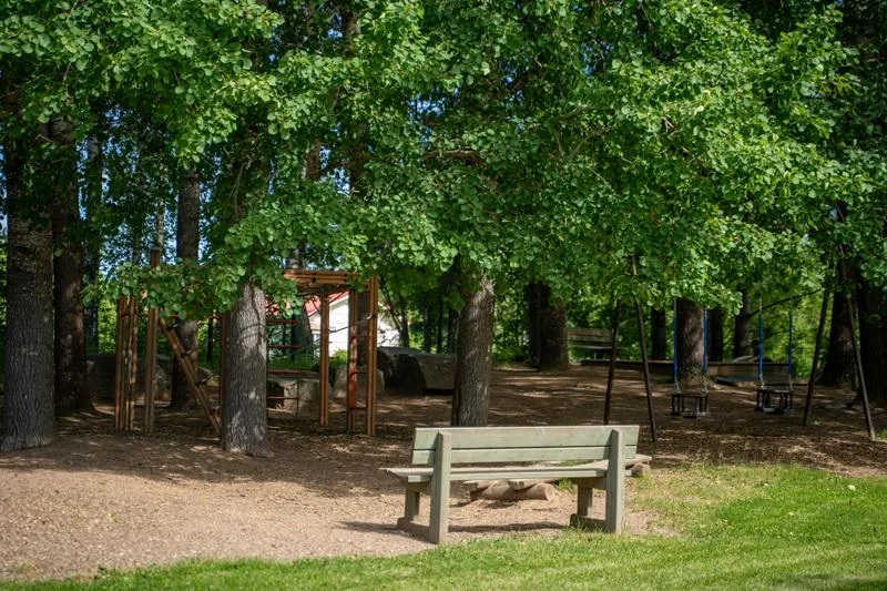 Kurjenpolvi 2 AS 12 3