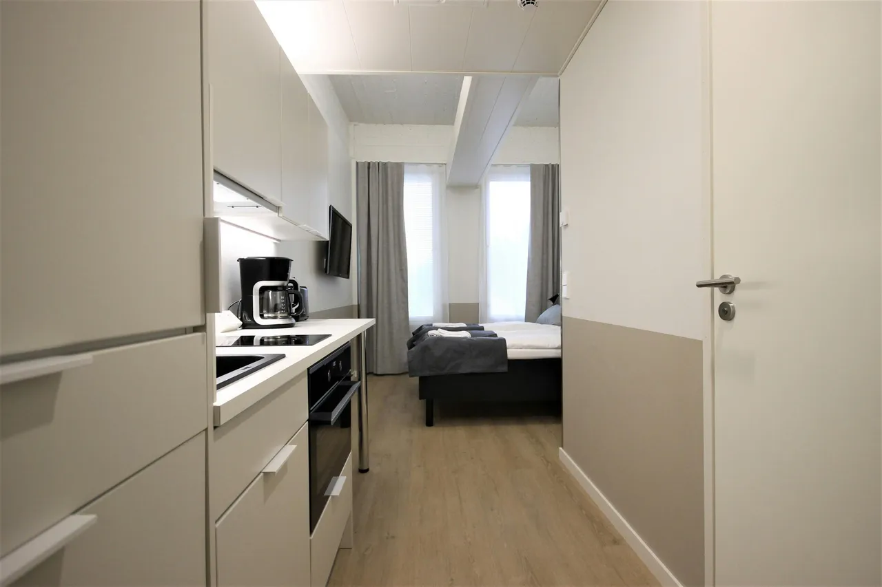 Ahlströminkatu 15 1