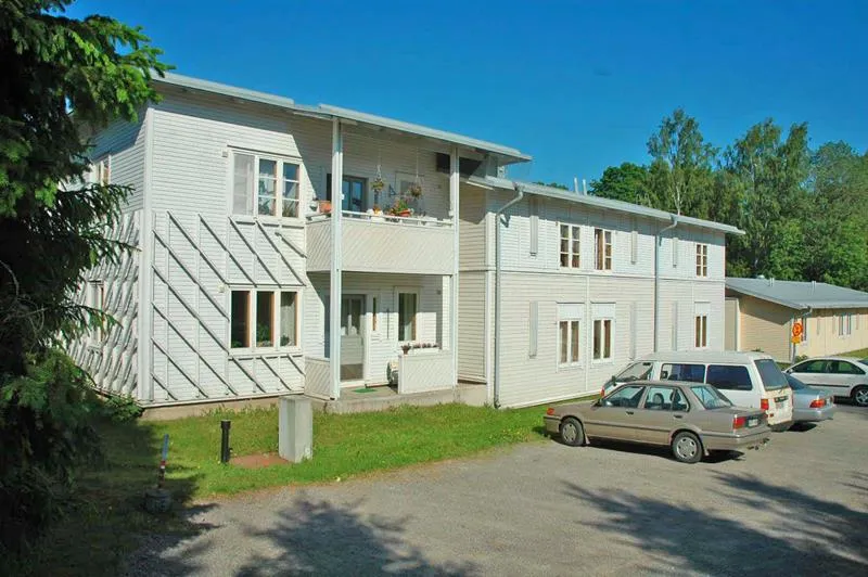 Ruusutie 14/Rosenvägen 14 1