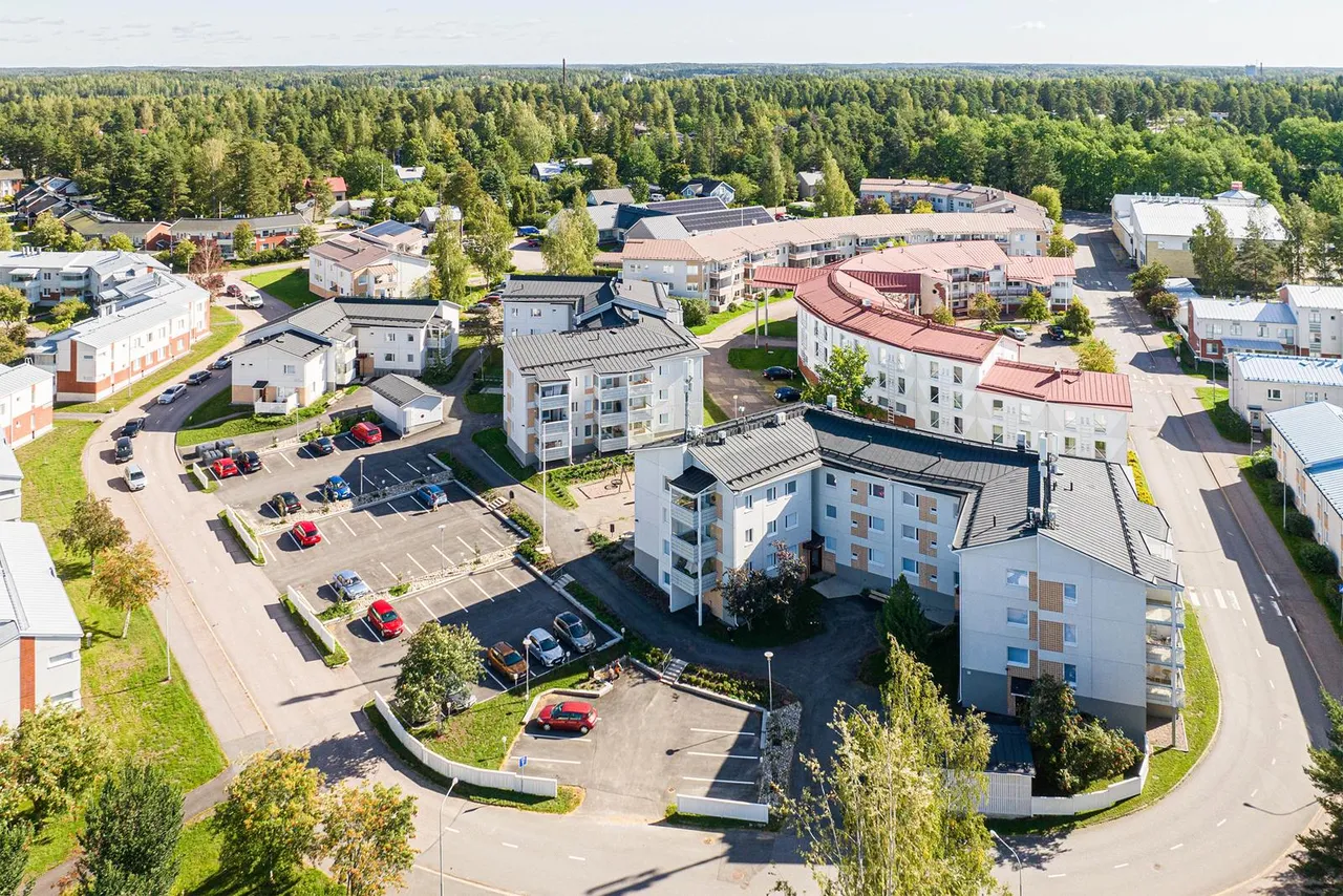 Kesätuulentie 7 2