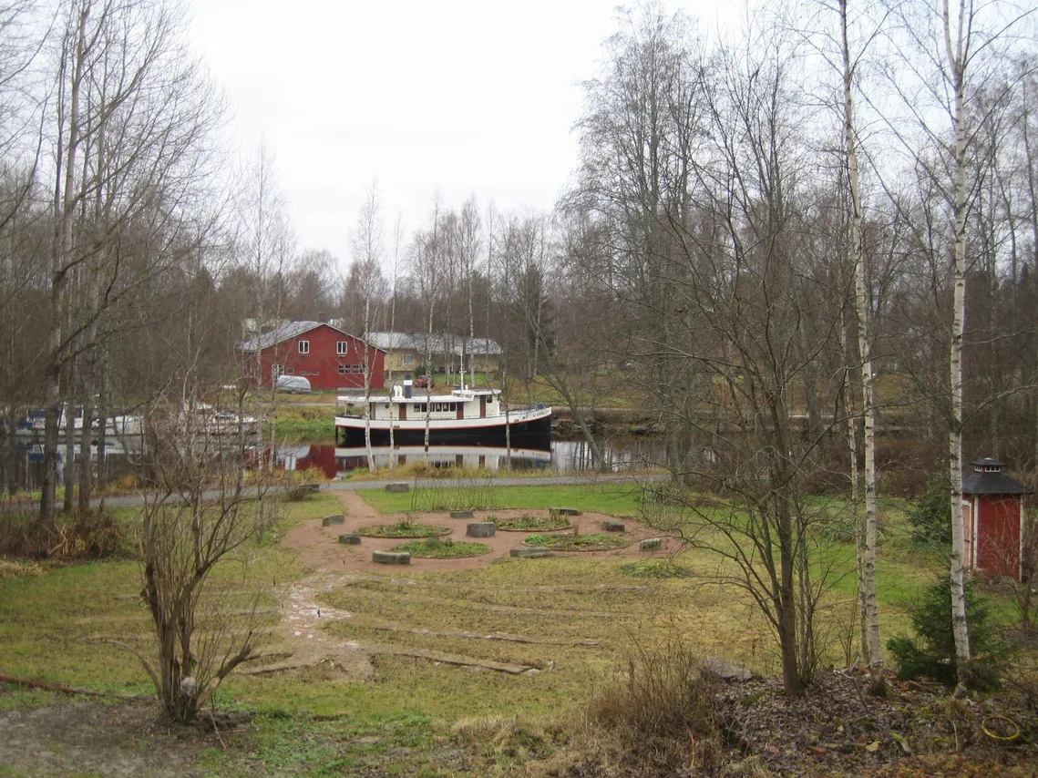 Tippakuja 1 2