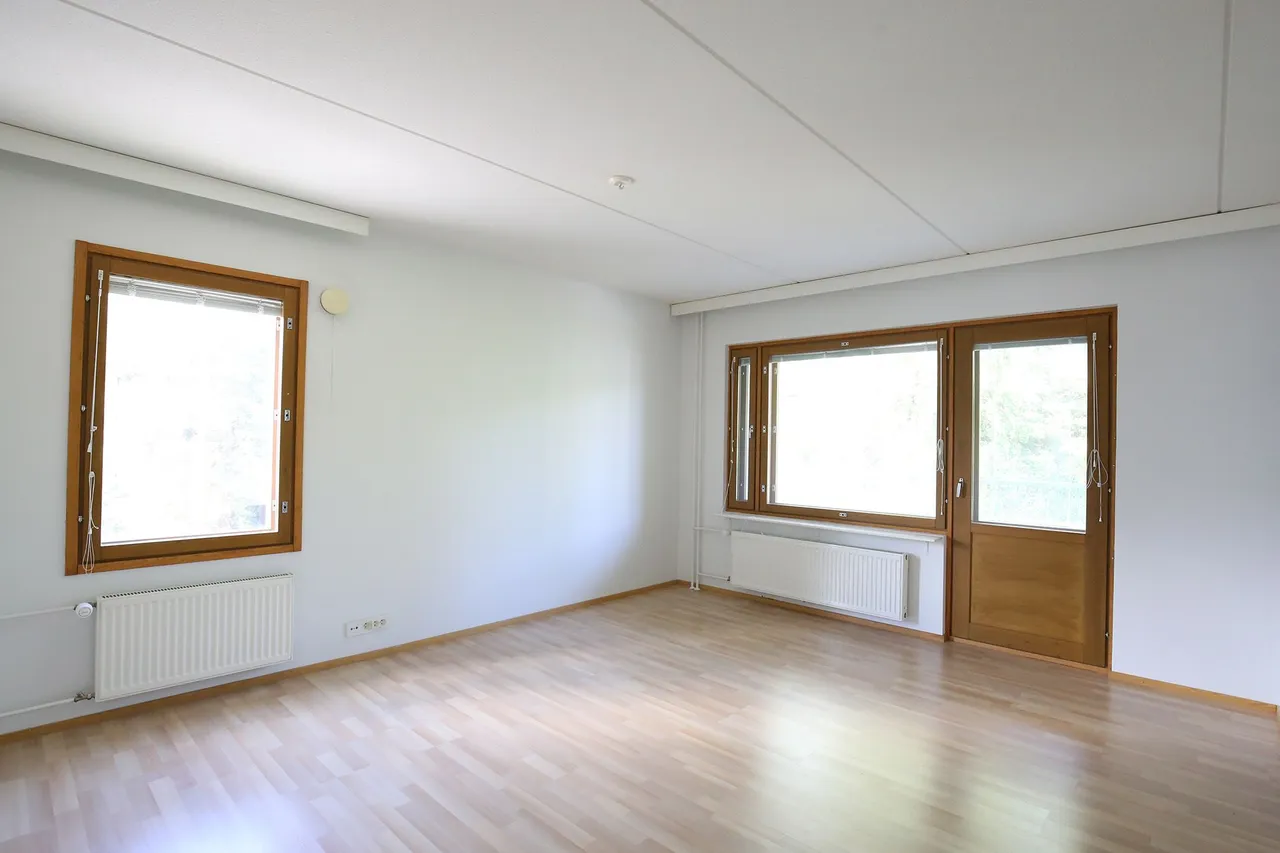 Vääränkalliontie 2 3