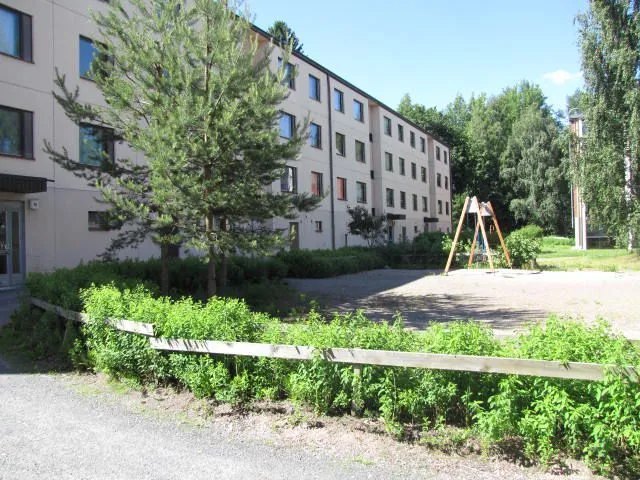 Lasitehtaantie 55 L kaksio, ylin kerros 1