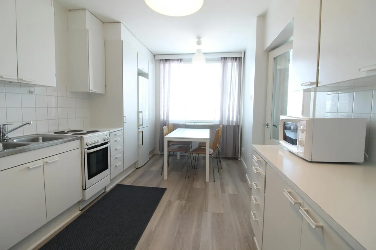Vesivallinaukio 1 3