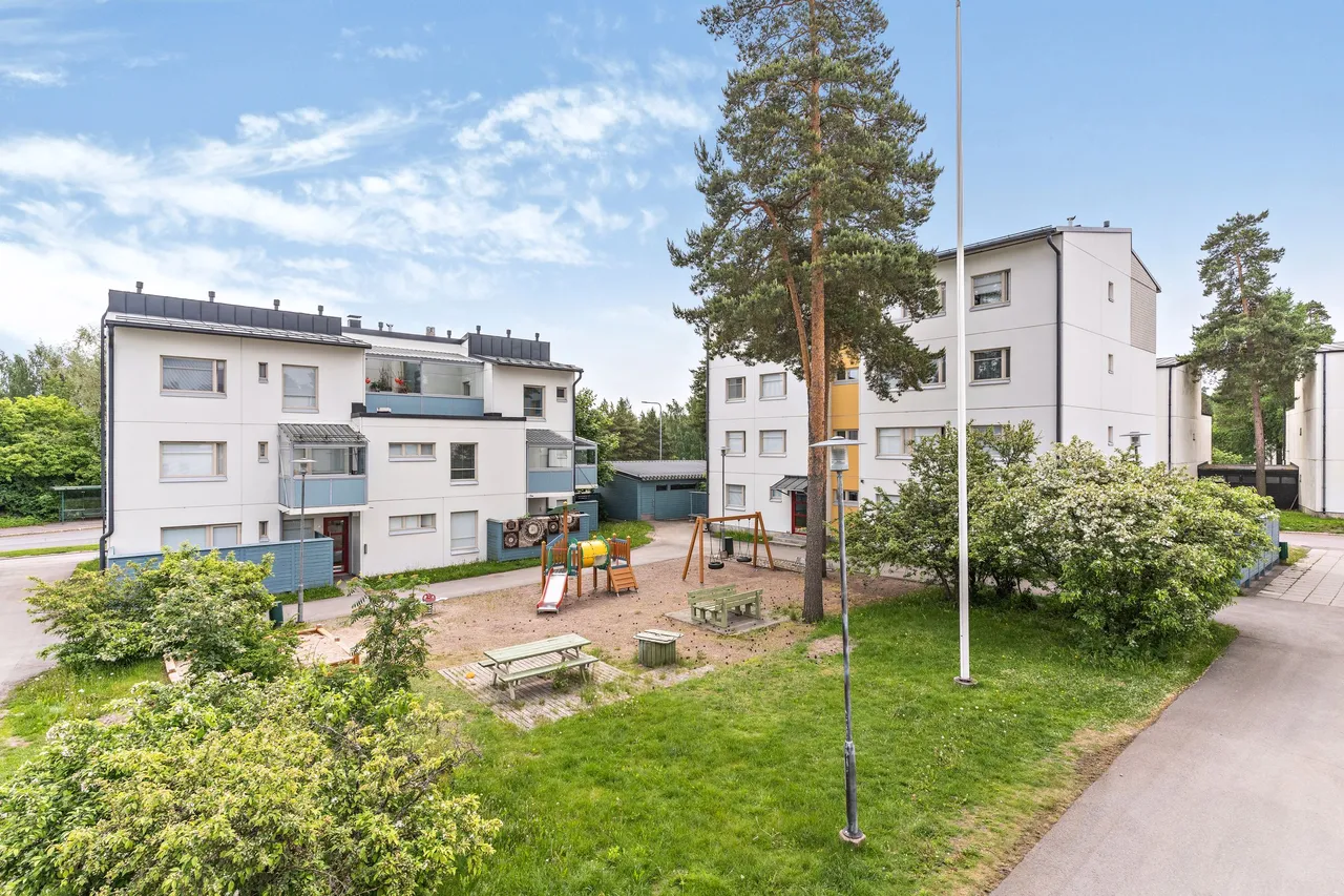 Kurjenkellonkuja 2 2