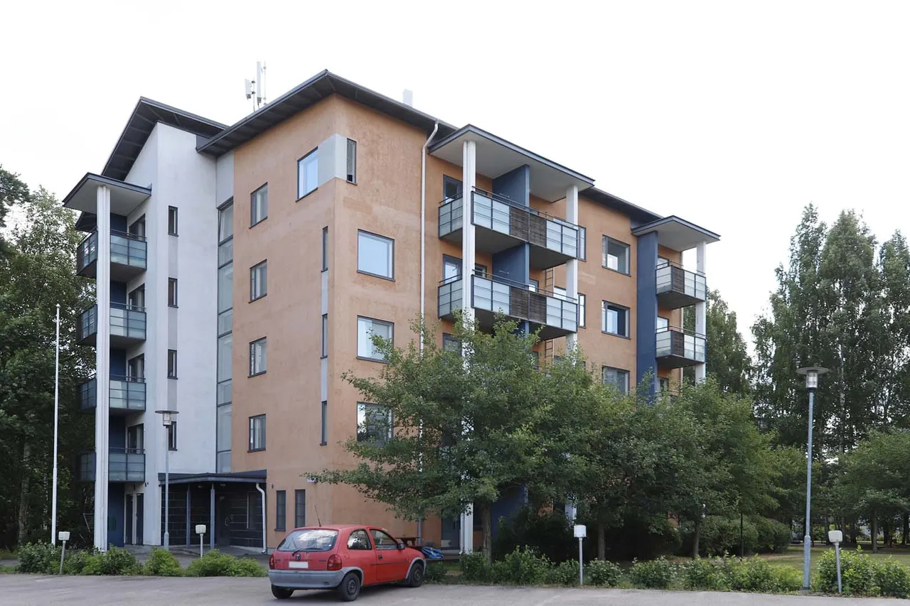Hyökkäläntie 9 2