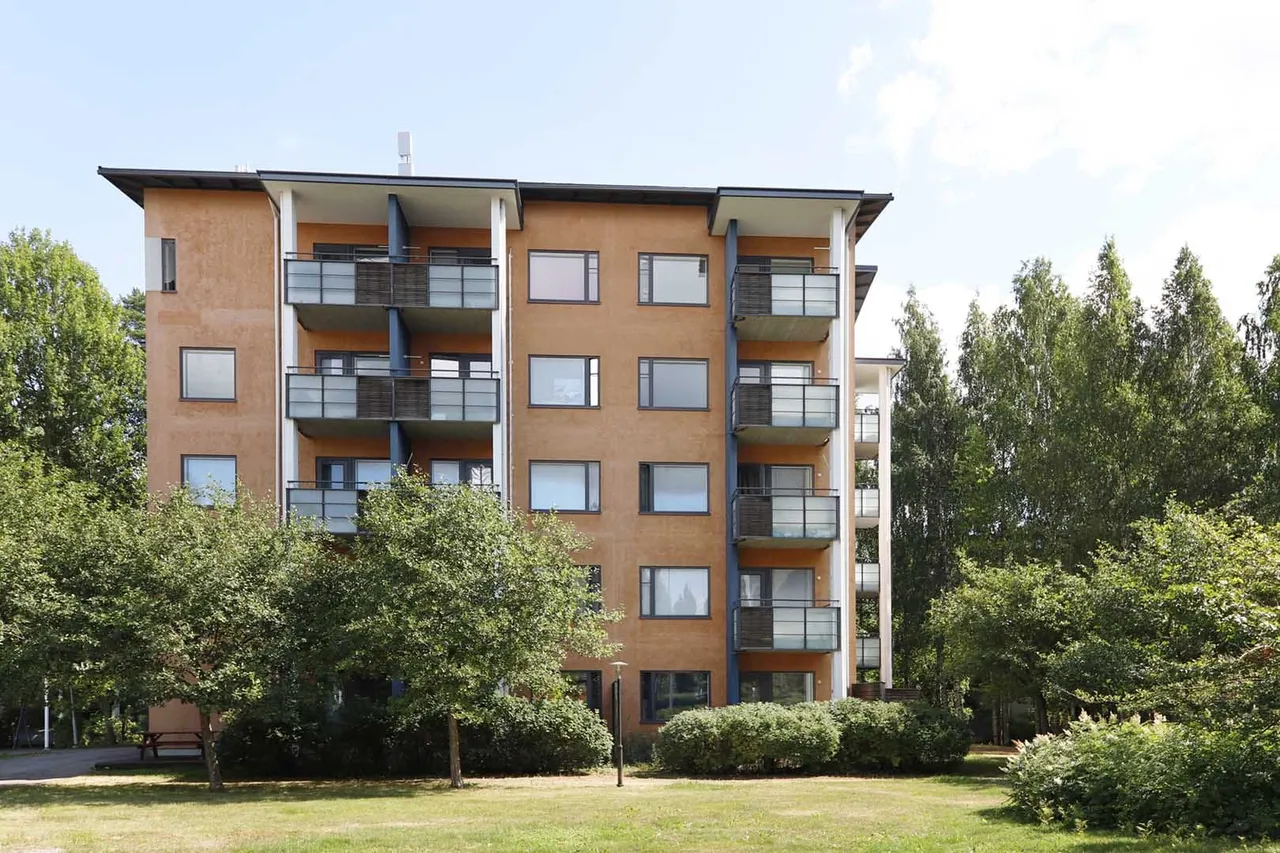 Hyökkäläntie 9 3
