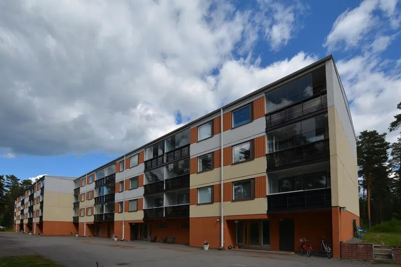 Lempinkatu 3  E 32 1