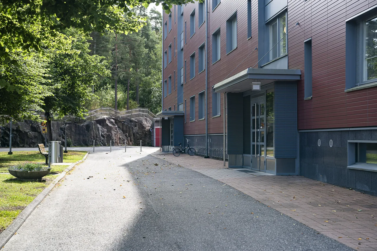 Jyrkkälänkatu 2 4