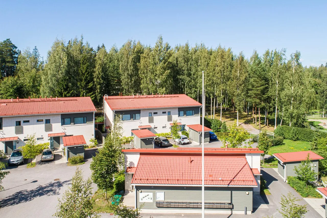 Hyökkäläntie 18 5