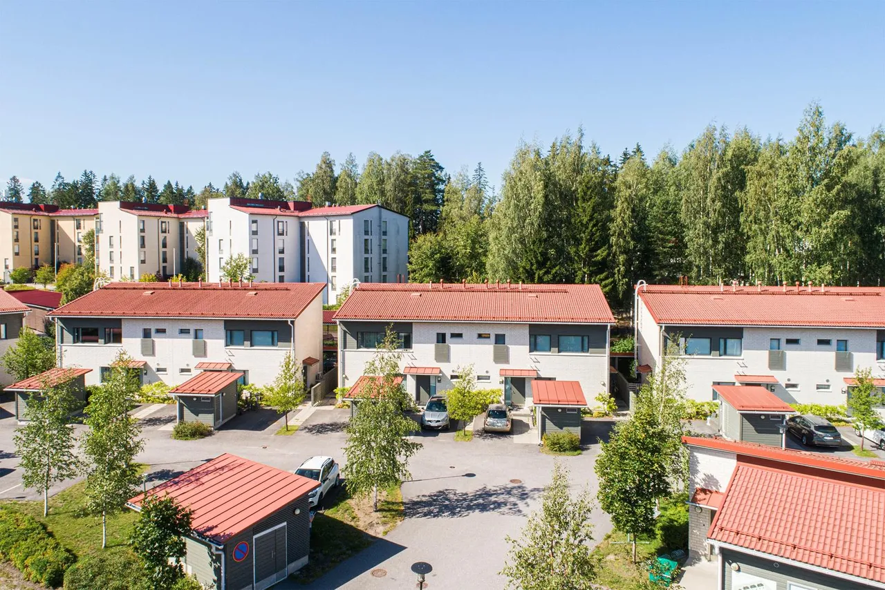 Hyökkäläntie 18 4