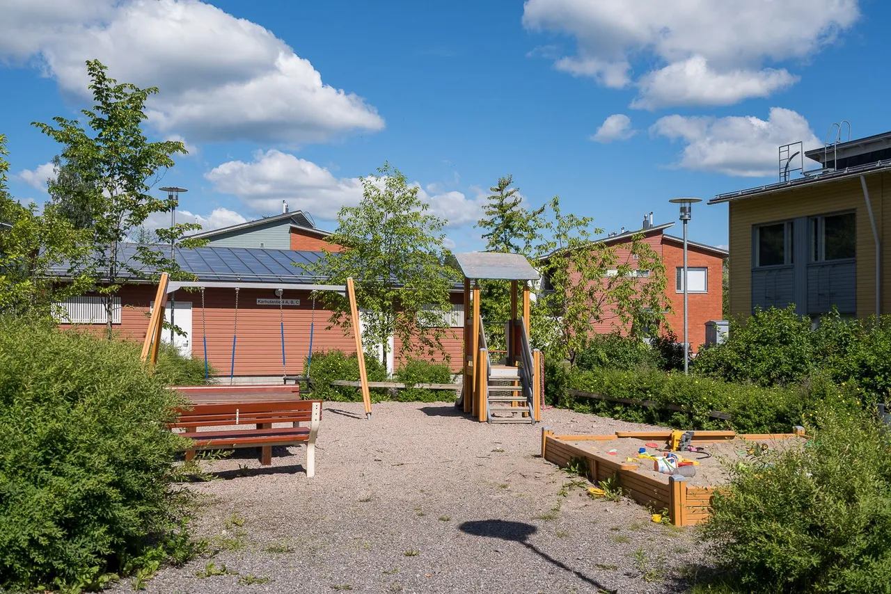 Karhulantie 2 5