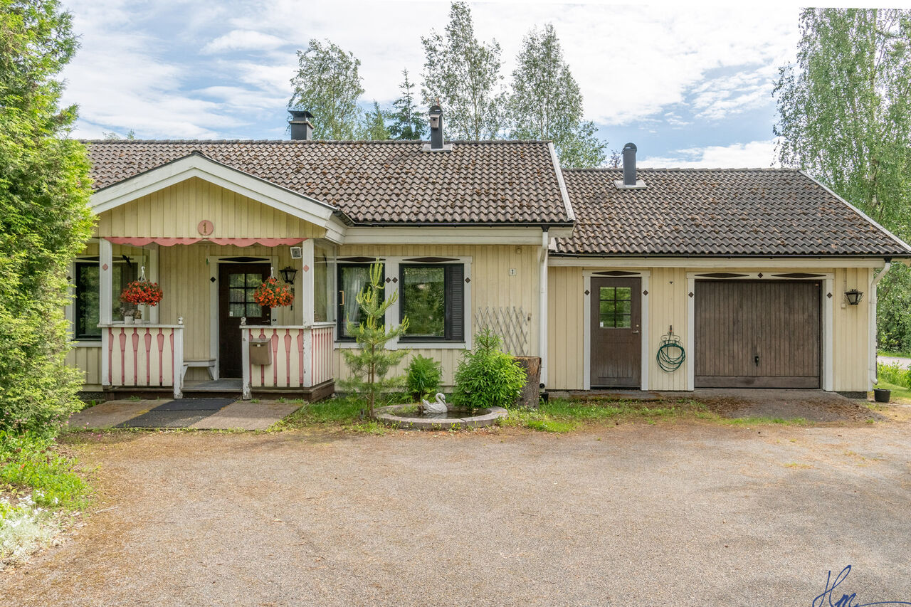 Suomalaiset naiset etsii seksiä skövde